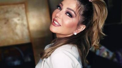 سميرة سعيد تطرح أغنية إنسان آلى «بنصف وجه» (فيديو) 