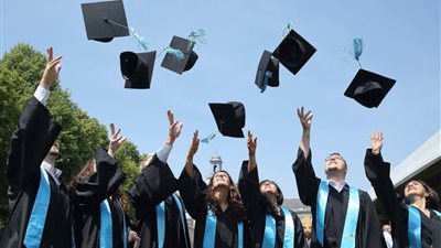 أطلبوا العلم ولو في الصين| تجارب شخصية للشباب والبنات المغتربين 