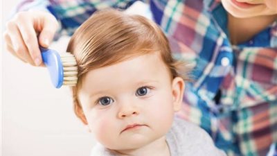 4 نصائح  لنمو شعر طفلك بشكل سريع .. تعرفي عليها