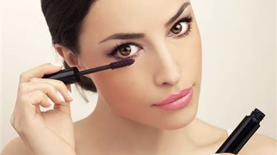 7 خطوات لعمل مكياج جذاب دون الذهاب لصالون تجميل