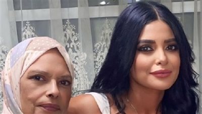 وفاة والدة الفنانة مروة الأزلي بعد صراع مع مرض السرطان