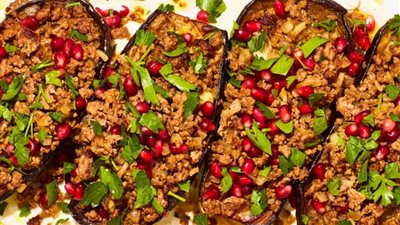 طريقة عمل باذنجان باللحمة المفرومة لغداء ثالث أيام عيد الأضحى