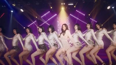 إليسا تدخل التريند العالمي بأغنيتها الجديدة «بتمايل على الـ Beat»