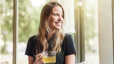 طبيبة تحذر الحوامل و3 فئات أخرى من الشاي الأخضر