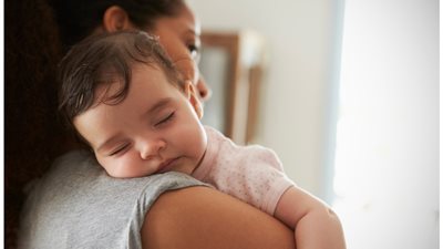 استشاري: السوشيال ميديا انتكاسة للمقبلات على الزواج وتدفعهن لرفض الإنجاب