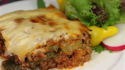 طريقة عمل الكوسة بالبشاميل بخطوات سهلة