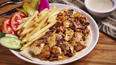 طريقة عمل شاورما الدجاج اللبنانية في البيت بخطوات بسيطة