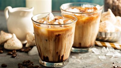 احذري الإفراط في تناول القهوة المثلجة تصيبك بمشاكل صحية خطيرة