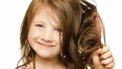 5 ماسكات طبيعية تساعدك في تنعيم شعر طفلك
