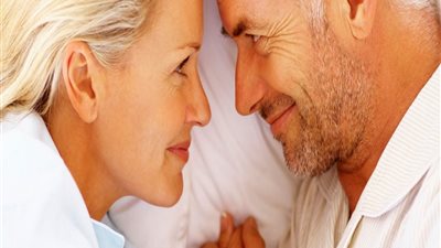 7 نصائح طبية تجعل ممارسة الجنس بعد الخمسين أكثر متعة للزوجين 