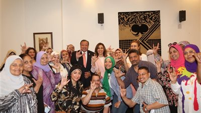 «جوة الدايرة» بجميع المحافظات لتعليم أساسيات لغة الإشارة