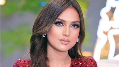 ياسمين عز تثير الجدل وتتعرض للهجوم بسبب السَلطة والفصل بين الطماطم والخيار (فيديو)