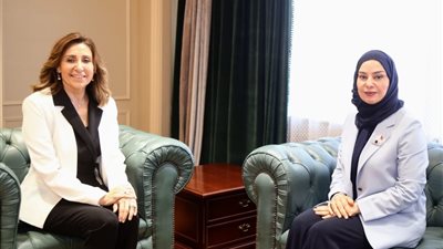 نشاط ملحوظ لسفيرة البحرين فوزية زينل في الأنشطة الثقافية والسياحية