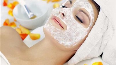 3 خلطات بماسك الزبادي للحصول على بشرة مثالية