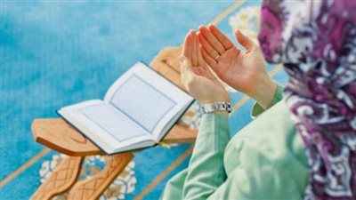 حكم عمل ختمة لقراءة القرآن على روح الميت وهل تعتبر بدعة؟ علي جمعة يجيب 