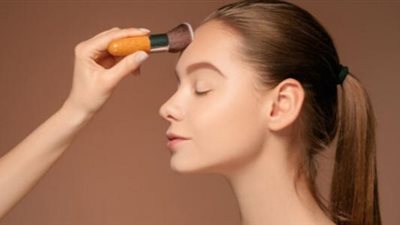 المكياج المناسب للفتاة العشرينية لمنحك جمال طبيعي في الرحلات والمناسبات