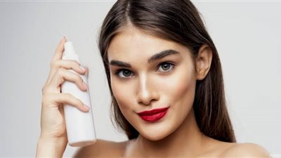 4 طرق لعمل مثبت مكياج طبيعي للبشرة