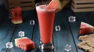 طريقة عمل عصير البطيخ بخطوات بسيطة في البيت