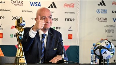 عاصفة غضب نسائية ضد رئيس الفيفا بعد تجاهله كأس العالم للسيدات «منافق»