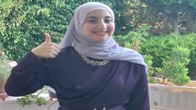 والدة فرح قدري: افتكرناها أغمى عليها من كتر السجود بعد نتيجة الثانوية