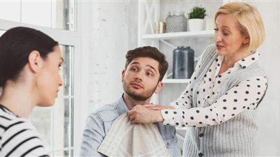 5 نصائح ذهبية للتعامل مع غيرة حماتك وتجنب المشاكل الزوجية 