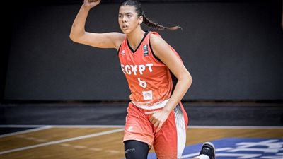 عائشة سالم.. مصرية تحصل على جائزة أفضل لاعبة في بطولة كرة السلة بإفريقيا 
