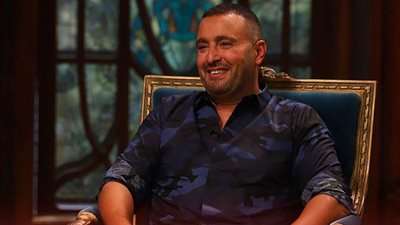 سر ترك أحمد السقا لأسرته والسفر إلى لبنان