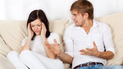 طريقة مثالية للتعامل مع الرجل سليط اللسان.. استشاري يوضح