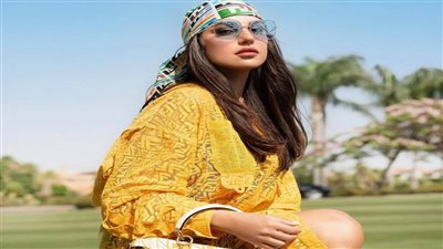 5 فنانات بسكارف الشعر زادهن جمالا وجاذبية 