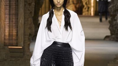 تألقي في اختيار ملابس العمل الصيفية بموضة 2023