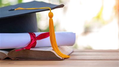 كيف ندعم الطلاب نفسيا قبل مرحلة التنسيق واختيار الكلية؟ استشاري: «اسمعوا أولادكم» 