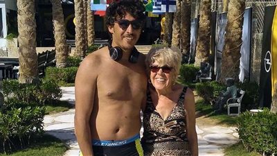 رد فعل غير متوقع من عجوز بريطانية مع زوجها المصري الشاب