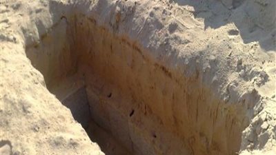 خلاف على الأولى بدفن المرأة الزوج أم المحارم؟ الإفتاء تحسم الجدل