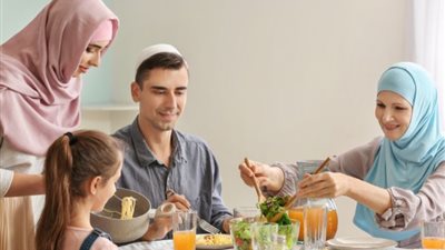 5 خطوات تكسبين بها حب أهل زوجك «طنشي»