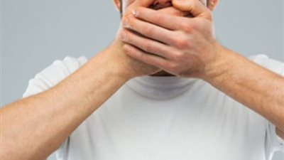 4 نصائح للتعامل مع الزوج قليل الكلام «لا تصمتي»