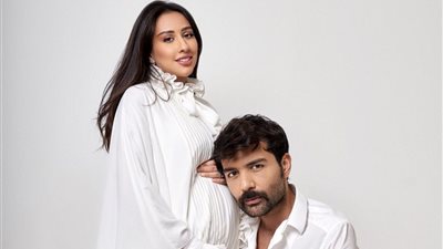 فرح الهادي وعقيل الرئيسي يرزقان بطفلهما الأول (صور)