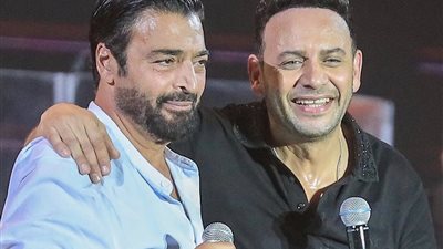 مصطفى قمر وحميد الشاعري يخطفان أجواء كاسيت 90 بأغنية آه يا غزالي (صور)