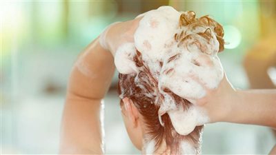 6 طرق فعالة للتخلص من القشرة نهائيا«بلاش ضغوط نفسية»