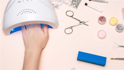 دراسة تحذر النساء من جهاز تجفيف المانيكير «يصيب بسرطان الجلد»