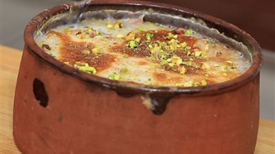 طريقة عمل أم علي بالرقاق بخطوات سهلة