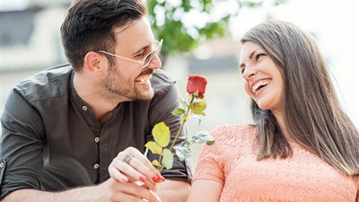 أفكار بسيطة لإضفاء الرومانسية على الحياة الزوجية