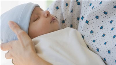 كيف نتعامل مع الأبناء غير الشرعيين وأطفال الزنا؟ الإفتاء توضح الحكم الشرعي