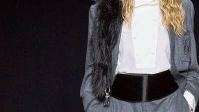 الأحزمة العريضة موضة خريف وشتاء 2024 