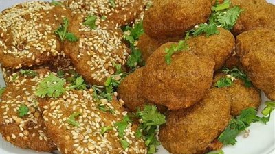 طريقة عمل عجينة الطعمية في المنزل مثل المحلات