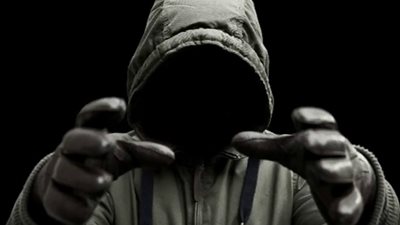 هل التنشئة الأسرية الخاطئة تخلق السفاحين؟ استشاري يُجيب