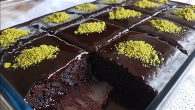 طريقة عمل كيكة الشيكولاتة بالصوص في المنزل