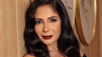 منى زكي تثير غضب الجمهور بـ3 تصريحات «الحر وعمايله»