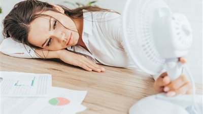 خبيرة طاقة: «العروسة اختارت مكان غلط للمروحة باظت الجوازة»