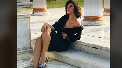 أجمل إطلالات الفنانة الجميلة ياسمين رئيس