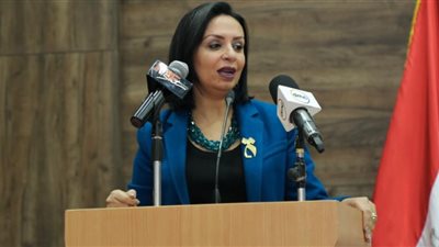 مايا مرسي تهنئ الفائزات بجائزة معهد العالم العربي للتصميم